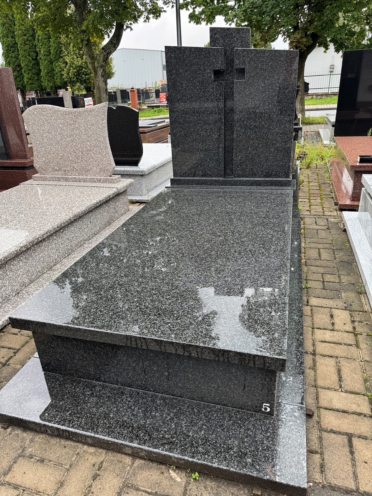 Nagrobek granitowy AUREN – nagrobek 1