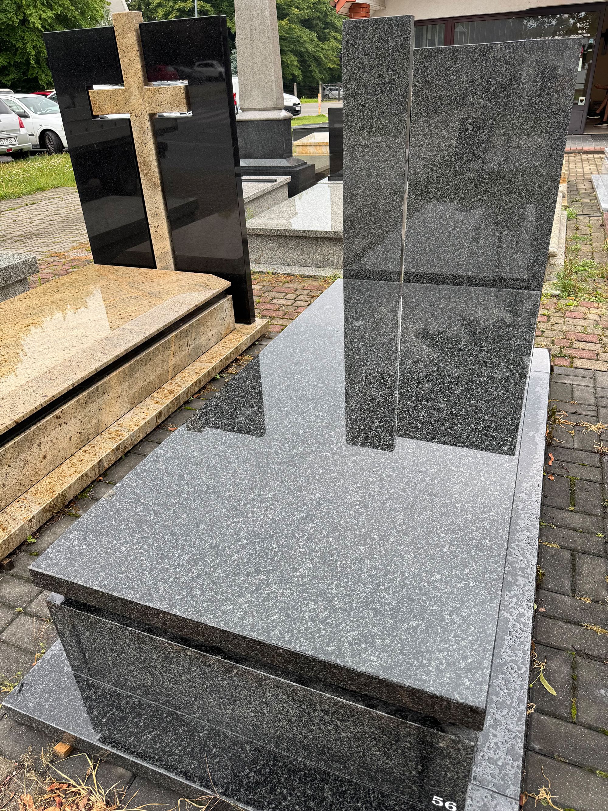 Nagrobek granitowy AUREN – nagrobek 11