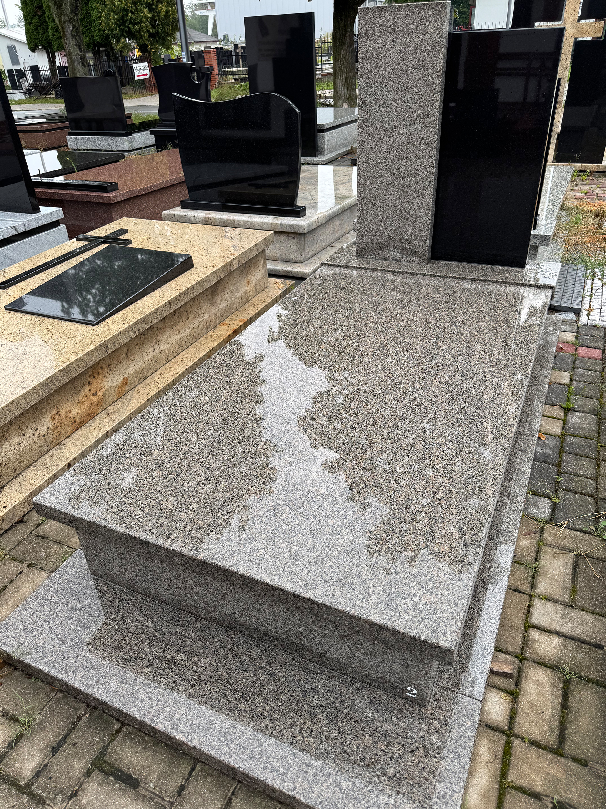 Nagrobek granitowy AUREN – nagrobek 14