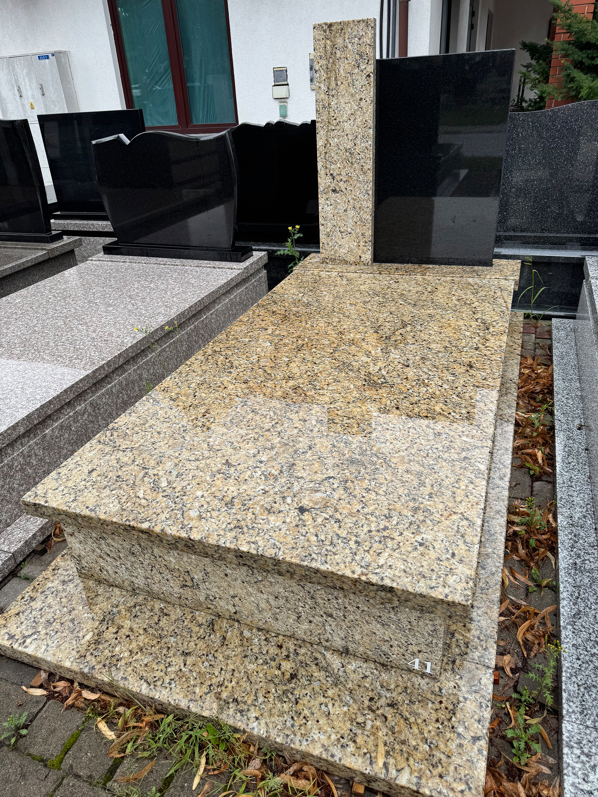 Nagrobek granitowy AUREN – nagrobek 9